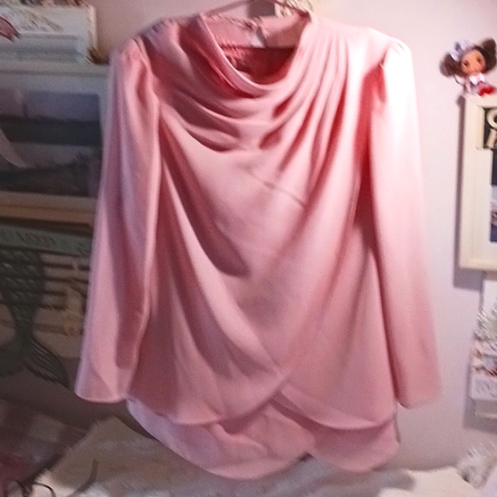 Gorgeous 2pc. Drapped Scallop Design Shirt & Top  16